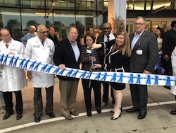IMG_1167-min ribbon cutting